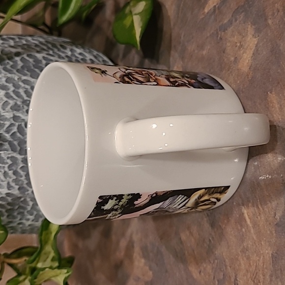 ALICE THROUGH THE LOOKING-GLASS Stratford Festival Ceramic Mug - Picture 6 of 10